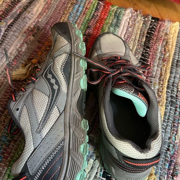 Saucony Women’s Sneakers in Gray and Green with Orange Laces Size 9 - Picture 15 of 15